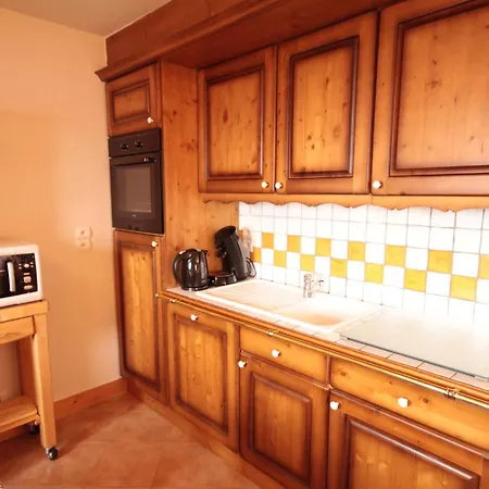Apartment De Gamme 10 Pers Avec Piscine, Parking, Proche Pistes - - Fr-1-293-302